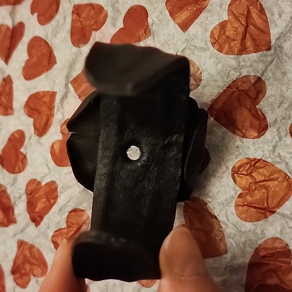 Leather rose cuff bracelet in black, NWOT, unbranded. - Picture 4 of 5